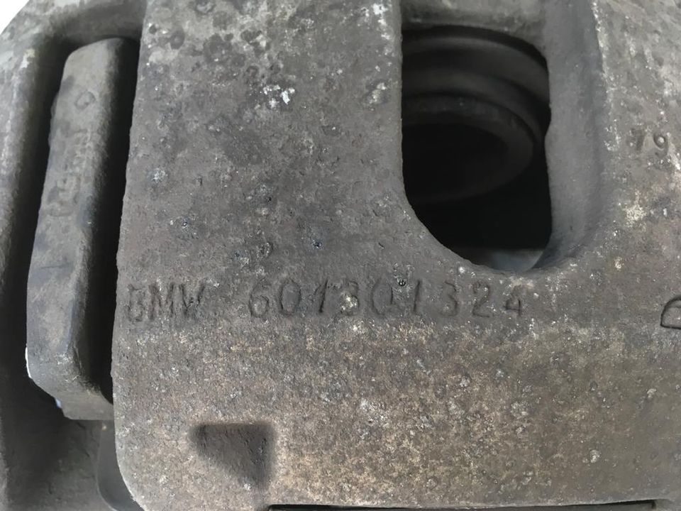 BMW E60 E61 E63 E64 E65 E66 Bremssattel vorne links VL 6756303 in Schönefeld