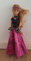 Barbie mit Kleid, Schuhen, Sonnenbrille und Handtäschchen Bayern - Augsburg Vorschau