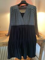 Jerseykleid schwarz/weiss edel  Anlässe maritim Sommerkleid Brandenburg - Kleinmachnow Vorschau