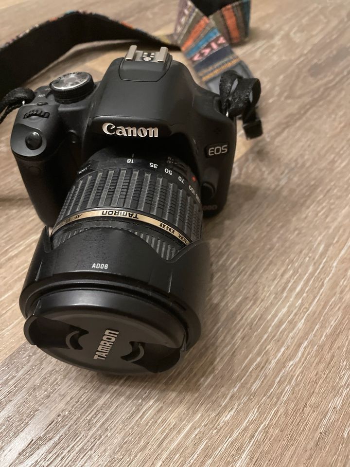 Canon 500D + Objektiv Tamron Spiegelreflexkamera in Großheirath