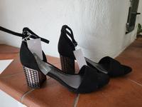 Marco Tozzi Sandalen Sandalette Gr. 39 extravaganter Absatz NEU Bayern - Lichtenfels Vorschau