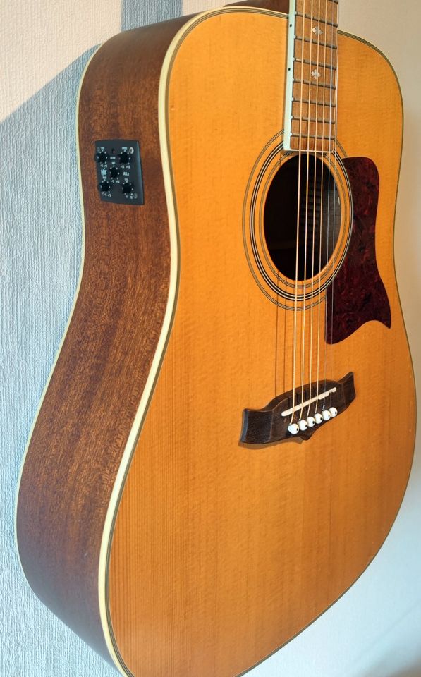 Tanglewood TW15NS-EB Akustikgitarre Vollmassiv mit Tonabnehmer in Schwanau