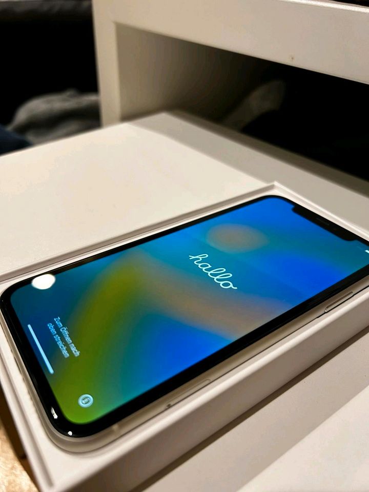 Apple Iphone 11 mit 64GB. Weiß in Versmold