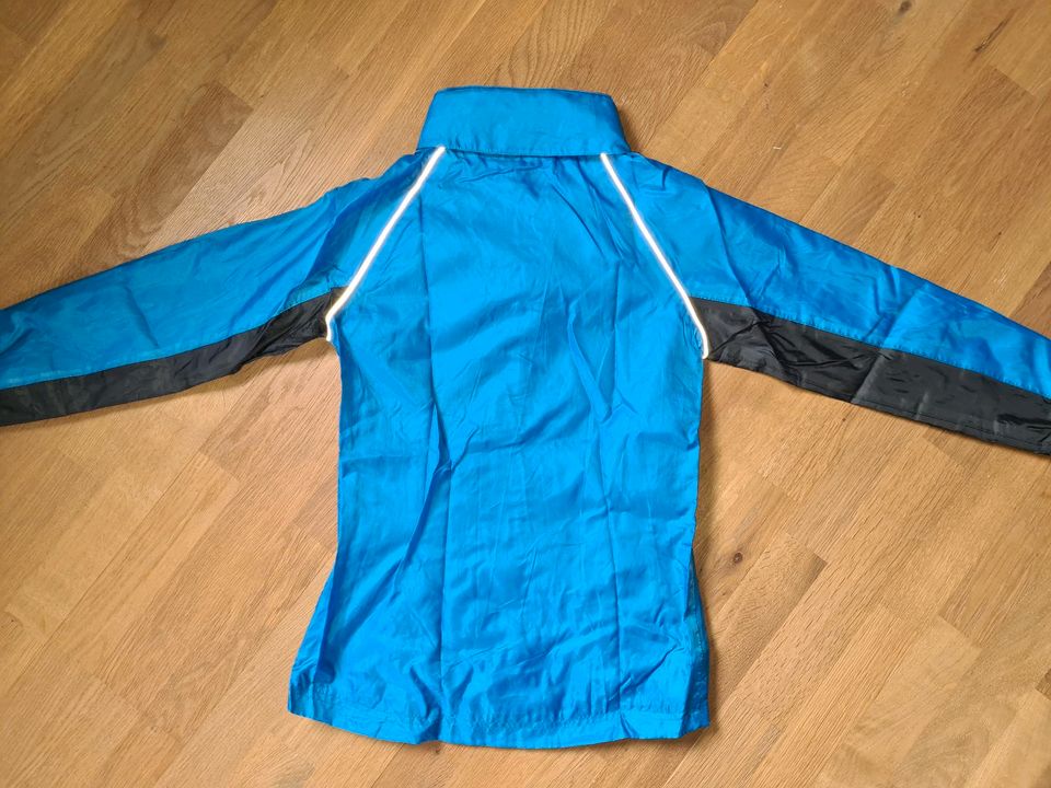 Regenjacke* Jacke in Gr. 140 in Steinhöring