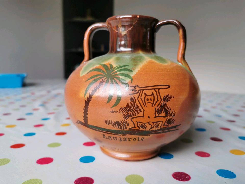 Vase aus Lanzarote zu verschenken in Stegaurach