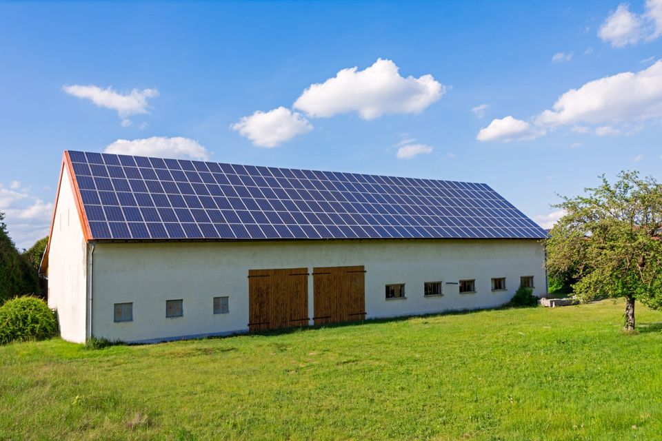 647 kWp PV-Anlage: Mit Investitionsabzugsbetrag Steuer sparen in Regensburg
