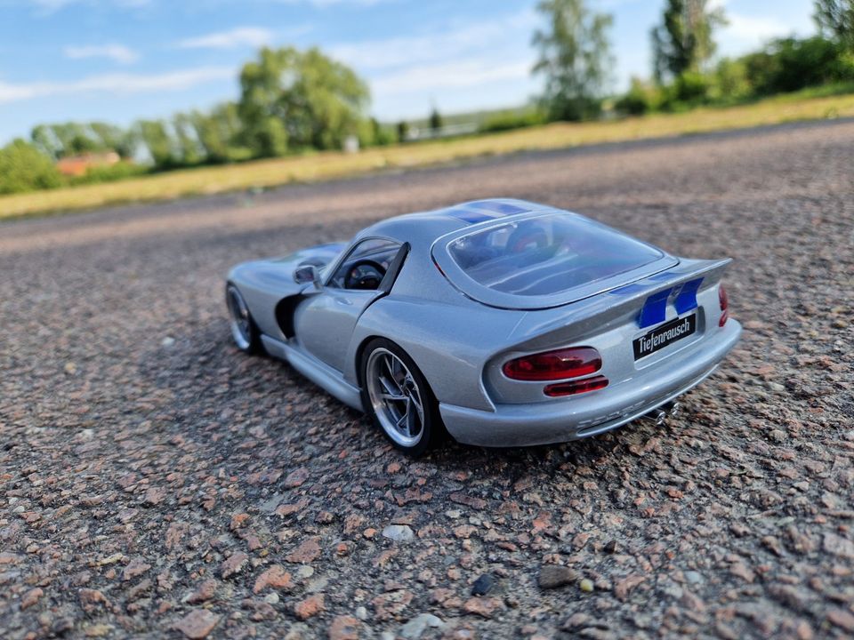 1:18 Dodge Viper GTS Tiefer Tuning mit Audi Echt Alu Felgen in Eisleben