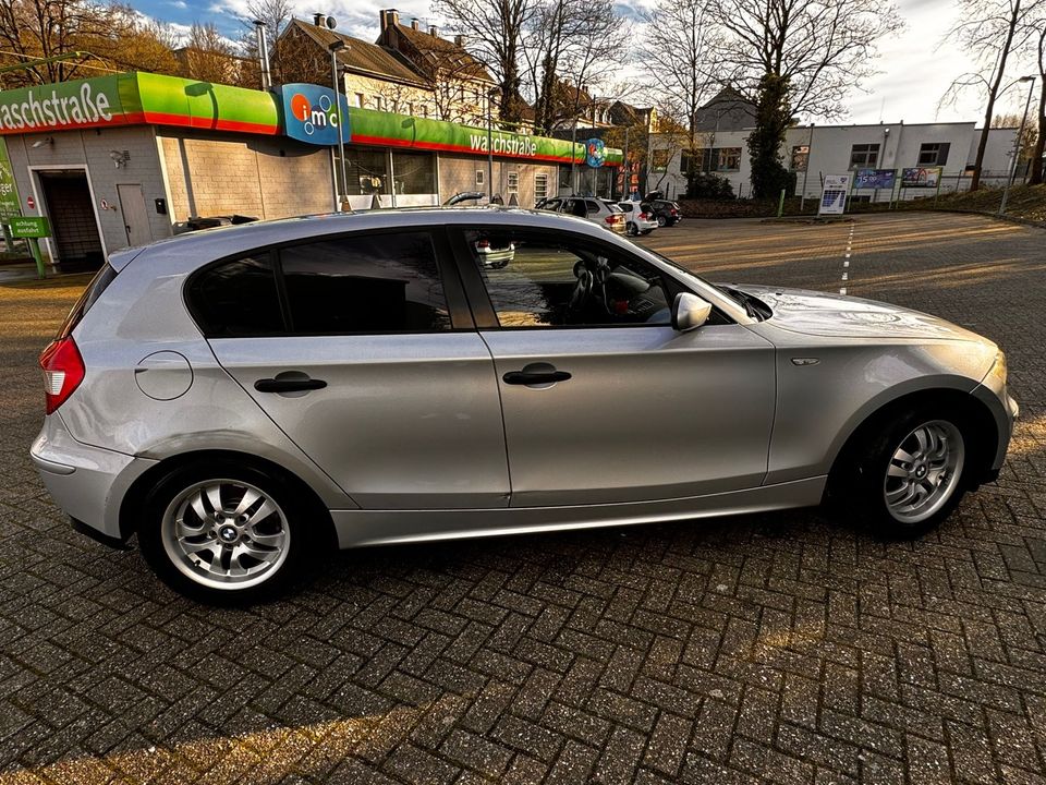 BMW 2007 5 Sitz. Auto in Wuppertal