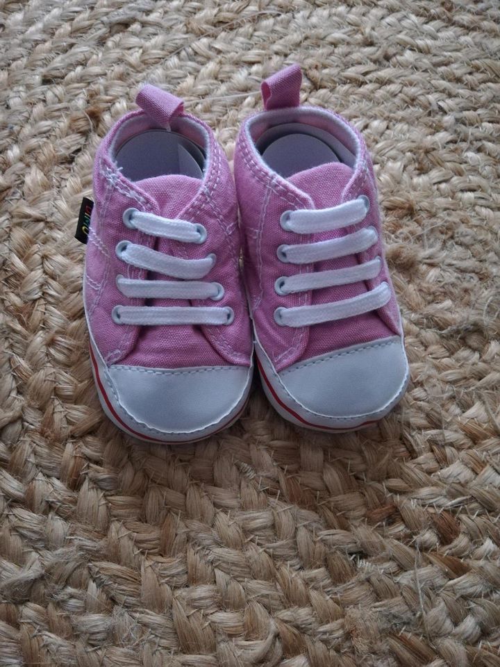 Babyschuhe Krabbelschuhe in Waldweiler