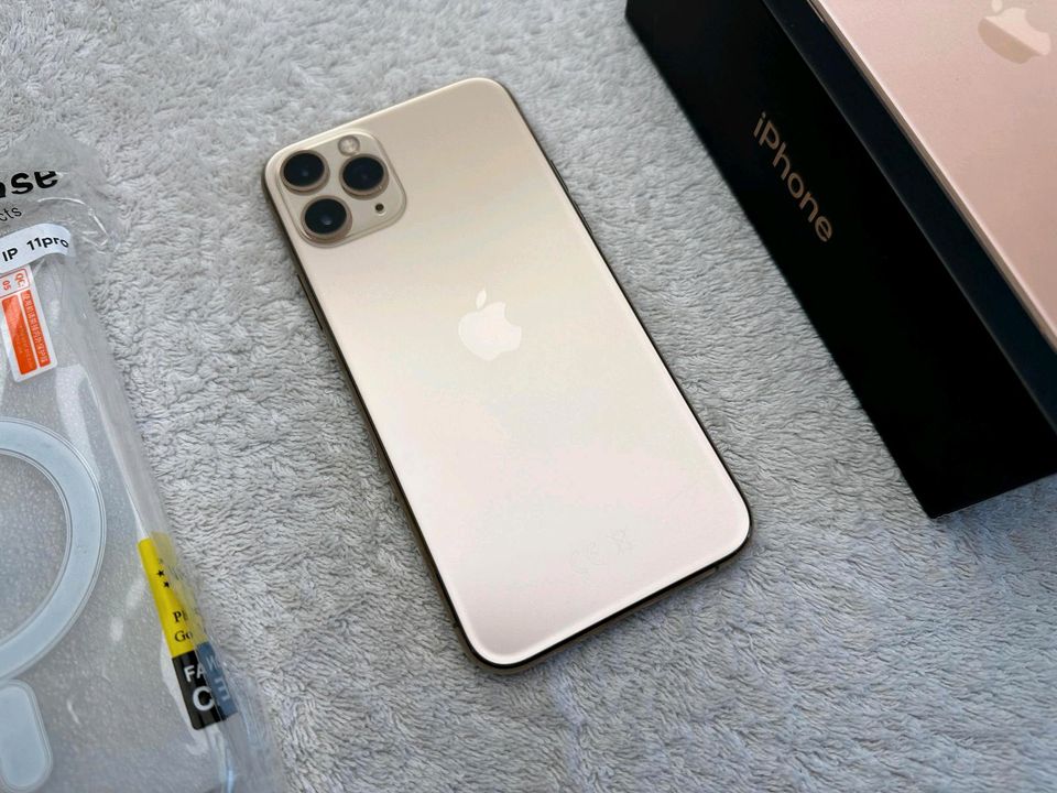 Apple iPhone 11 Pro 64GB Gold 100% Akkukapazität in Rüthen