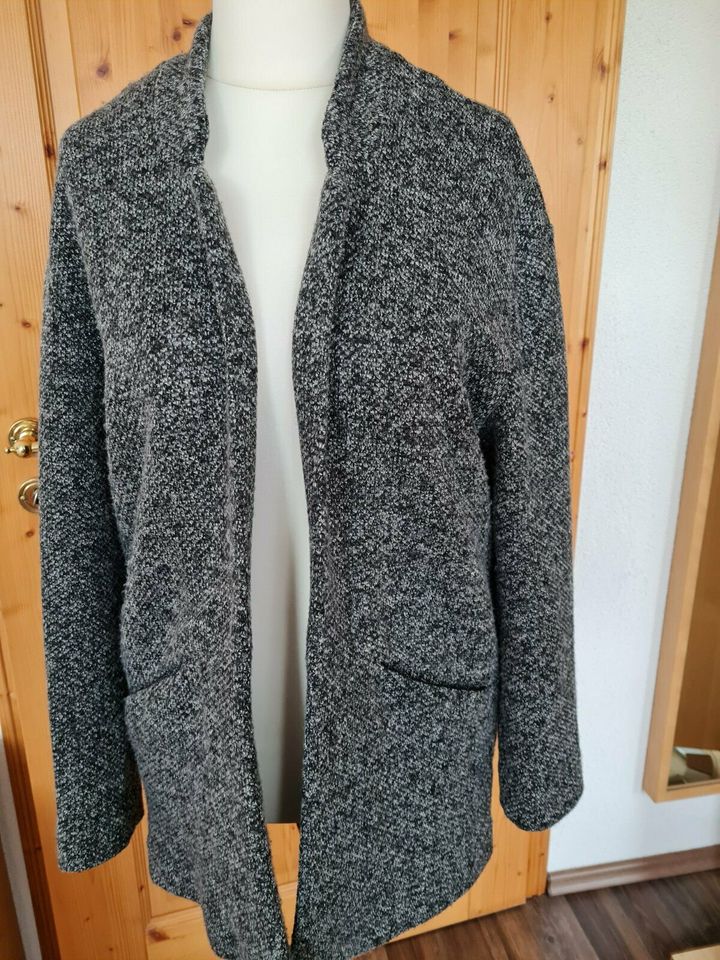 Damen Cardigan Jacke Boucle Material von C & A Gr. M/40 in Bayern -  Mindelheim | eBay Kleinanzeigen ist jetzt Kleinanzeigen