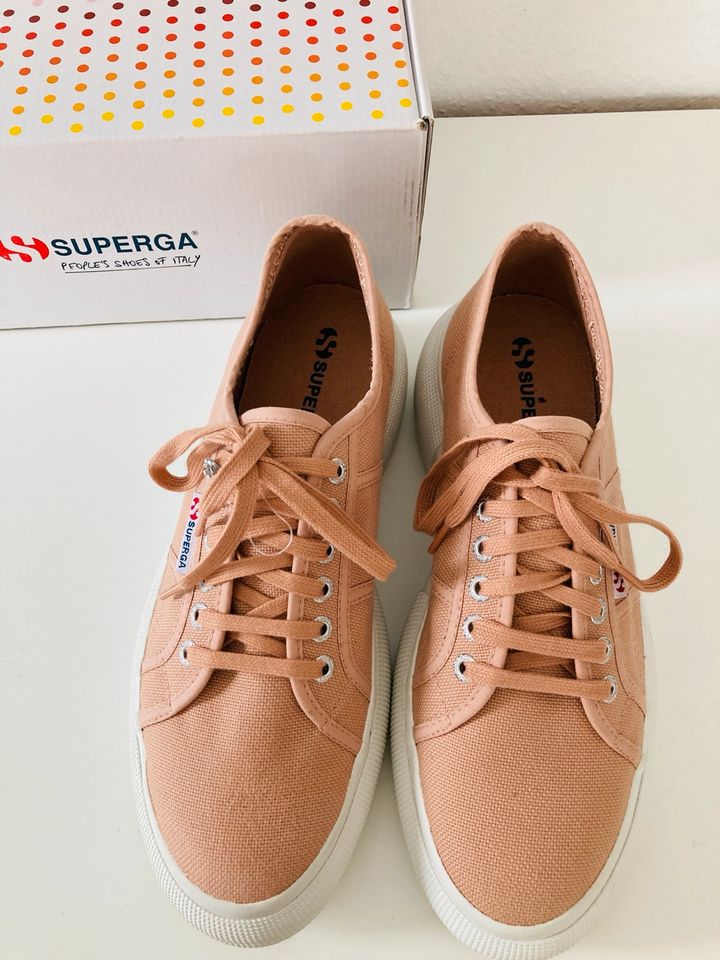 Superga Sneaker Plateau Gr 41 statt 85 eur in Ditzingen