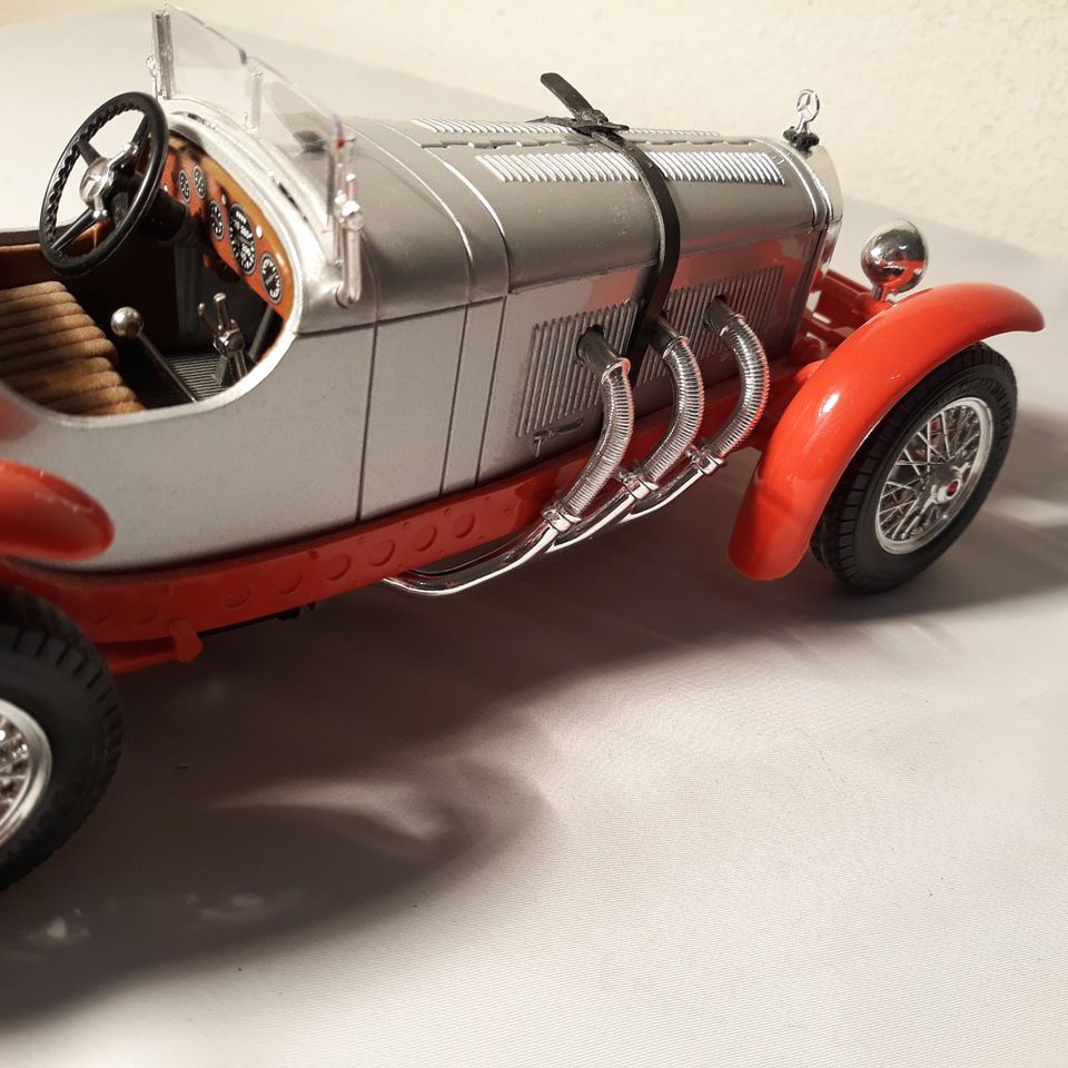 Burago 1:18 Scale Diecast Mercedes Benz SSK 1928 Silver Red in Borgsdorf