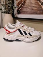 adidas Originals Ozweego Sneaker low in Weiß mit Herzprint Gr. 44 Hessen - Hainburg Vorschau