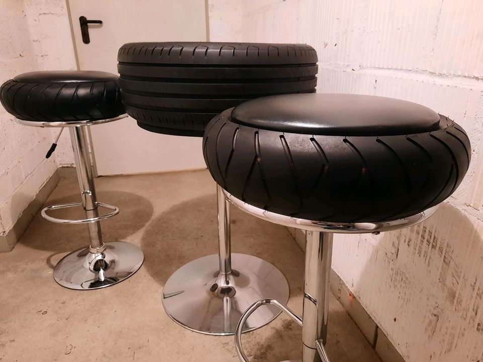 Tisch Stehtisch Bartisch mit Hockern Unikat Reifen Racing Tuning in Marburg
