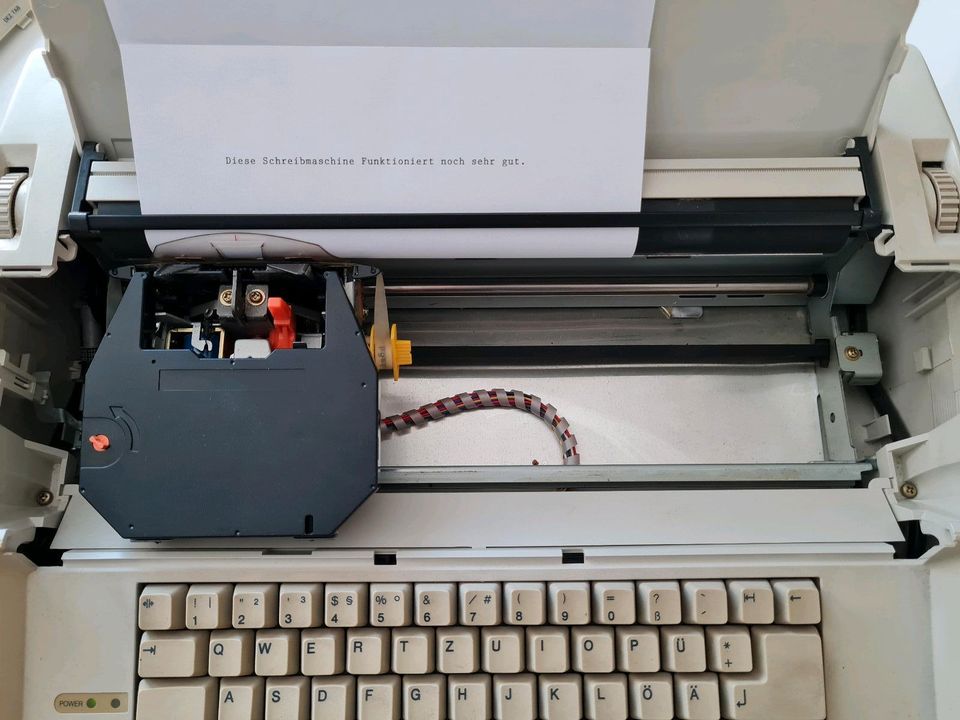 AEG OLYMPIA Carrera S Schreibmaschine in Hamburg