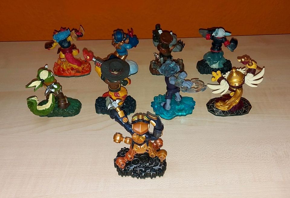 25 Skylander SWAP FORCE Figuren und Objekte in Bitburg