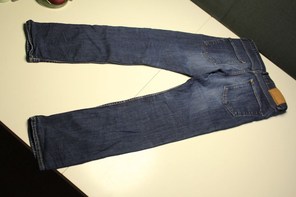 H&M Jeans blau Gr. 158 in Hamburg