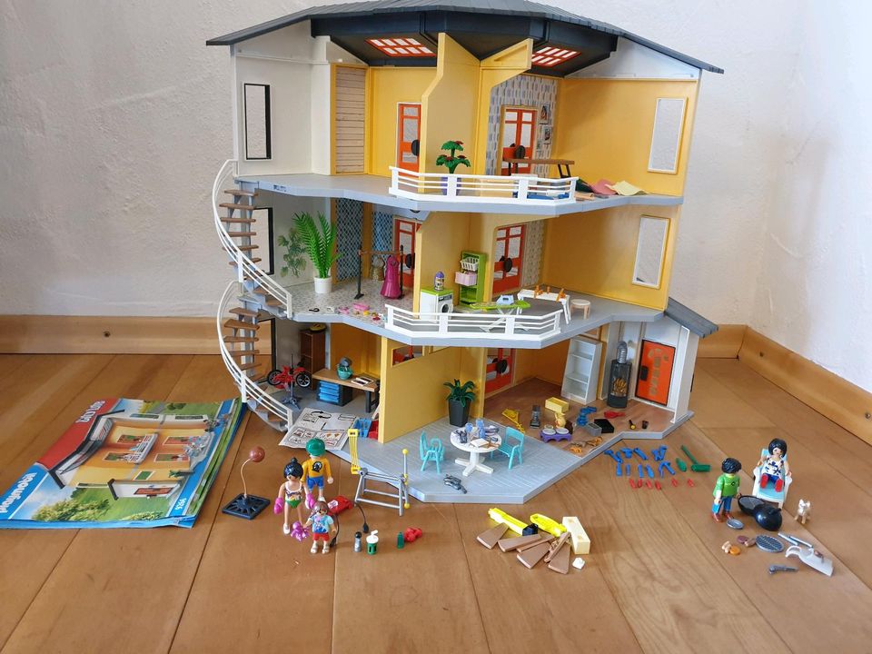 Playmobil Modernes Wohnhaus+Zusatzetage+9 Zimmer+ Beleuchtung in Zemmer