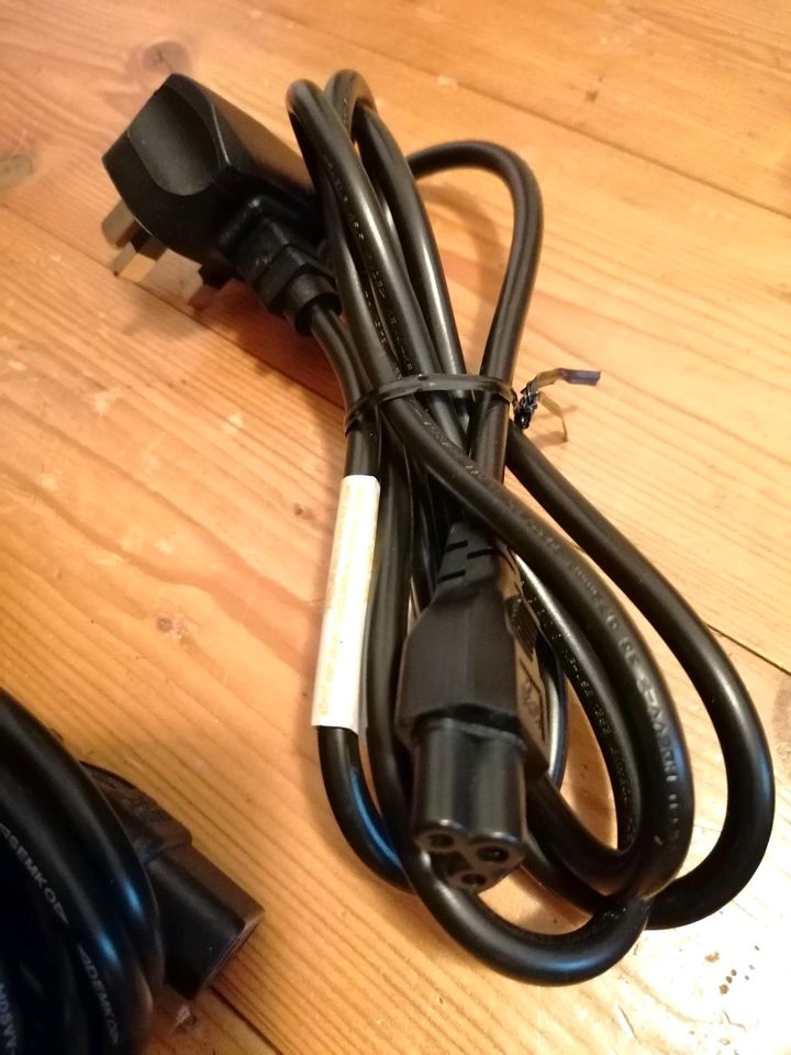 UK Power Cable (Netzkabel/Stromkabel mit brittischem Stecker) in Feucht