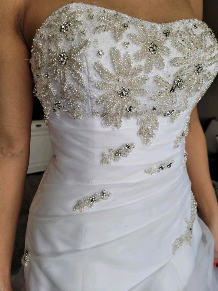 Brautkleid Gr. S in Wiesbaden