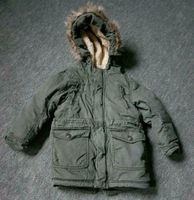 Jacke / Parka / Winterjacke mit Kapuze in Gr. 98/104 Hessen - Helsa Vorschau