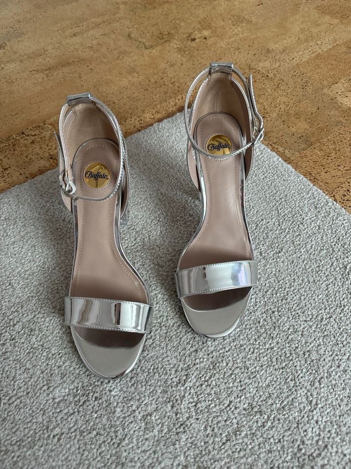 NEU Buffalo Sandalette Damen Silber Gr. 38 in Dortmund