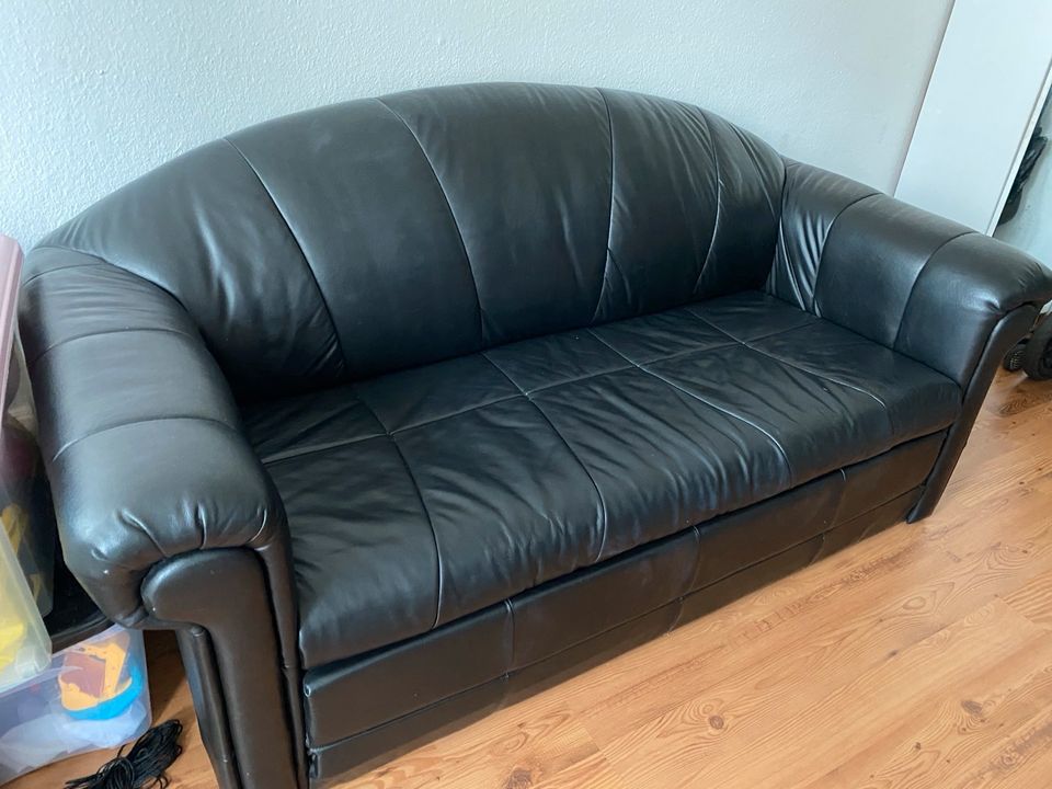 Echt Leder Couch schwarz Ausziehbar in Weiterstadt