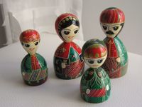 Vintage Puppen Holz Familie Tracht schon älter wohl aus USSR Herzogtum Lauenburg - Schwarzenbek Vorschau