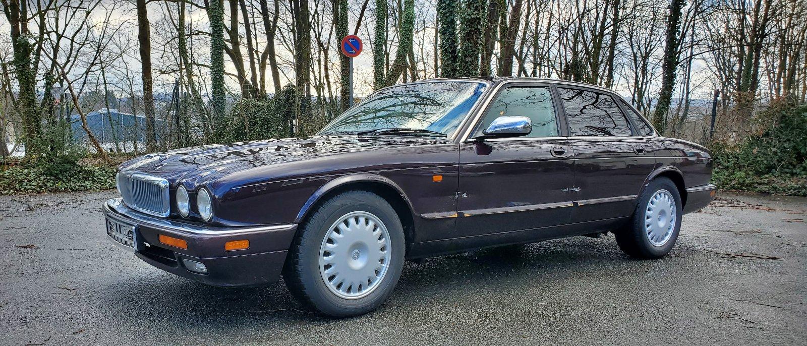 Abbildung des Autos Jaguar XJ 3,2 Executive …