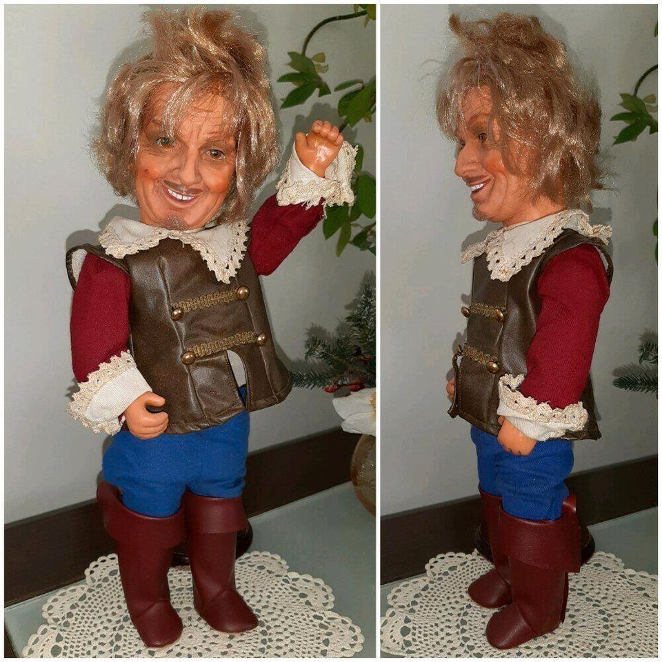 DDR ?  Sprehende Vintage Puppe 40 cm  Musketier Originalkleidung in Offenbach