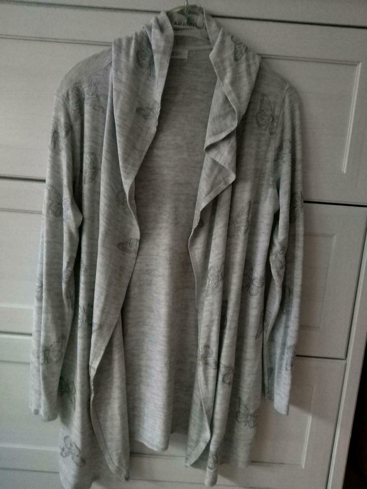 H & M  STRICKJACKE mit Glitzer GR. 170 neuwertig in Glückstadt