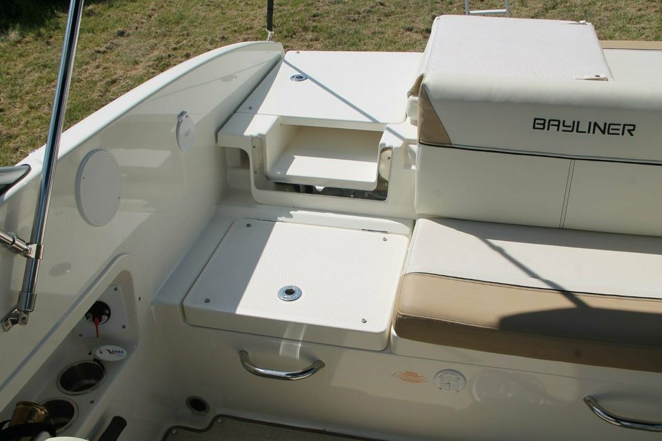 Sportboot Motorboot Boot Bayliner 642 auf Trailer Mieten/Chartern in Dischingen