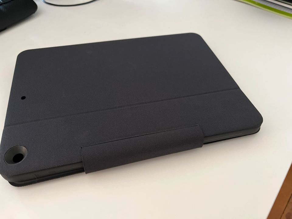 Logitech Rugged Folio iPad 7&8 in Höxter