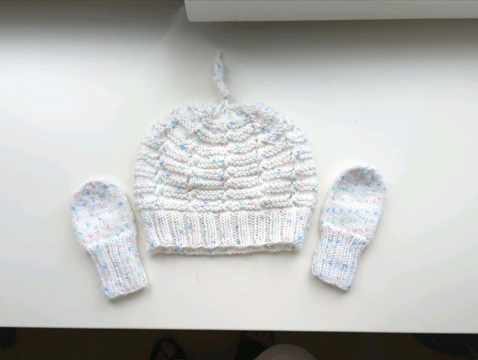 Baby Mütze, Handschuhe in Berlin