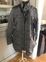 Leichte Sommerjacke Parka mit Kapuze Peuterey Gr 42 Bonn - Kessenich Vorschau