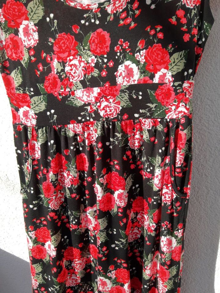 Kleid mit Blumenmuster von Laura Scott Gr. 38 in Wandsbek - Hamburg  Rahlstedt | eBay Kleinanzeigen ist jetzt Kleinanzeigen