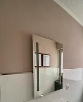Moderner LED 50x70cm Badezimmerspiegel - NEUWERTIG Nordrhein-Westfalen - Soest Vorschau
