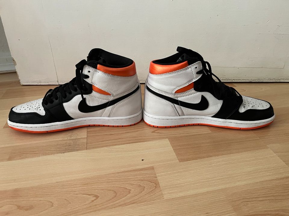 Nike Jordan 1 high electroorange in Berlin