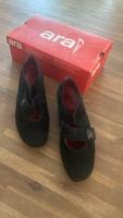 Eleganter Schuh mit Absatz und Klettverschluss Nordrhein-Westfalen - Leverkusen Vorschau
