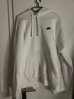 Nike Pullover in weiß Düsseldorf - Bilk Vorschau