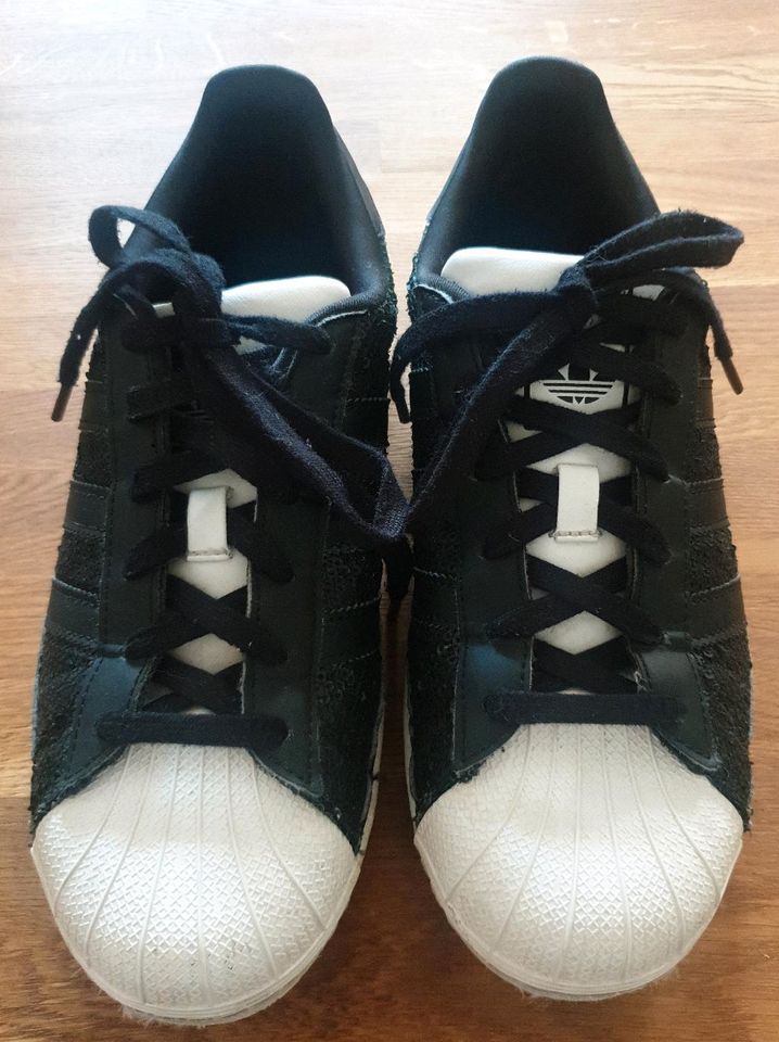 Adidas Sneaker Gr. 39 ⅓ mit Pailletten schwarz in Mönchengladbach