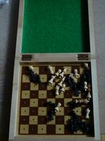 Schachspiel in Holzverpackung und Holzfiguren. Sehr schön. Herzogtum Lauenburg - Büchen Vorschau
