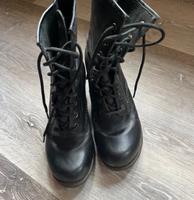Dr. Martens Größe 40 mit hohem Absatz Niedersachsen - Lengede Vorschau