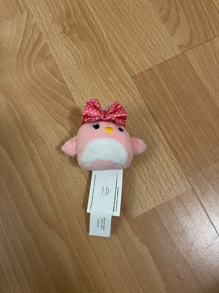 Squishmallow Squishville rosa Huhn in Leipzig