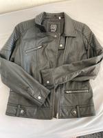 Sehr gut erhaltene Jacke für Mädels, Gr.  176, auch als XS Düsseldorf - Benrath Vorschau