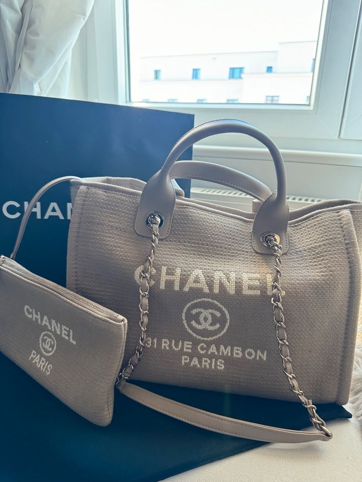 Chanel Deauville Tote Small Beige in Berlin