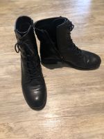 Boots, Stiefel mit Schnallen Gr. 39 Sachsen - Ottendorf-Okrilla Vorschau