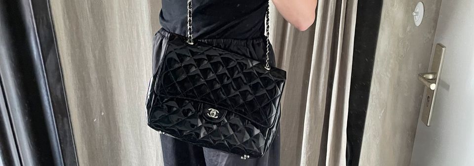 Schwarze Lackleder Jumbo Flap Bag, Chanel in Berlin