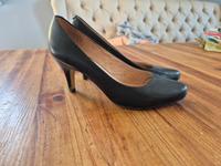 Schwarze gut erhaltene Pumps 5th Avenue Gr. 37 Hessen - Flieden Vorschau